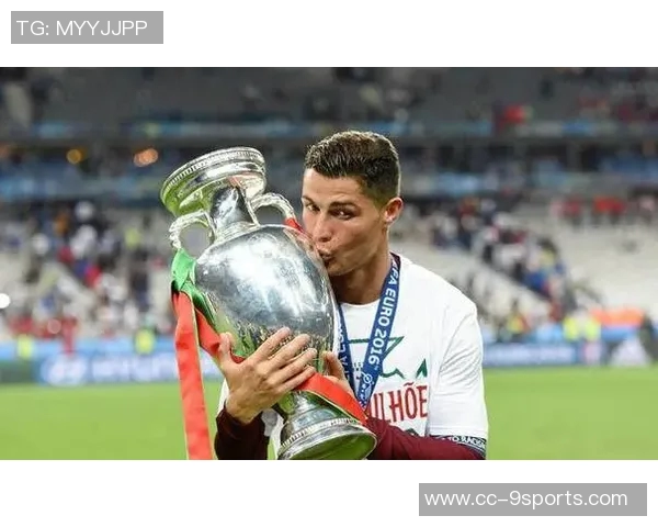 卡佩罗盛赞罗纳尔多称恩里克是巴黎欧冠胜利的关键人物